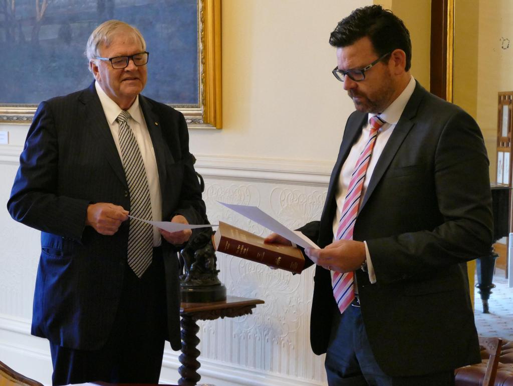 WA’s new Chief Justice Peter Quinlan is sworn in by Governor Kim Beazley